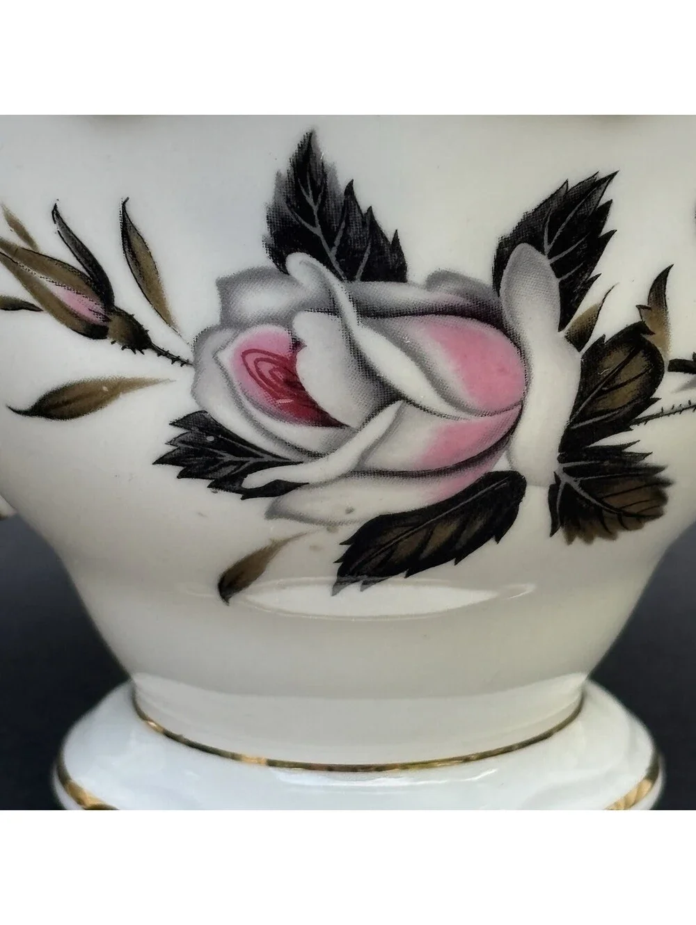 Royal Albert Queen's Messenger Tea Cup Pink Roses, Bone China Made In England